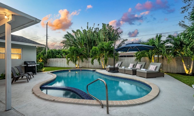 Boynton Beach Casa | Delray~Chapel Hill Private Resort🌞🌴 Summer Breeze in South Florida!