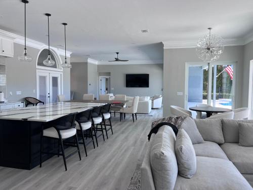 Palm River Estates Casa | Fall in Naples - Game Room pvt pool hot tub impeccable decor