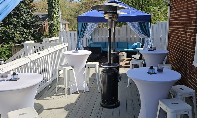 Waldorf Casa | Fall is here!!! Backyard retreat waiting for you and your guest.