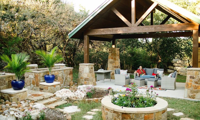 Austin Casa | Now Oct 31, 2025, 10% of all stays be donated to trusted flood relief efforts!