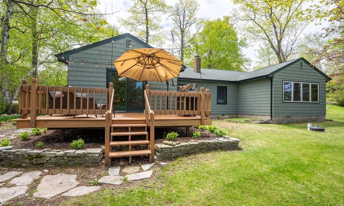 Little Sturgeon Casa | Lake Front Getaway! Dogs, Fire Pit & Deck