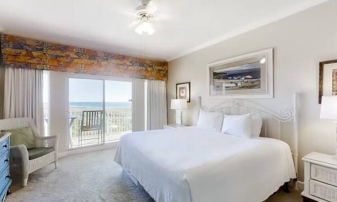 Four Mile Village Condominio | 1 Bedroom Studio at Tops'l Resort with Fabulous Views!