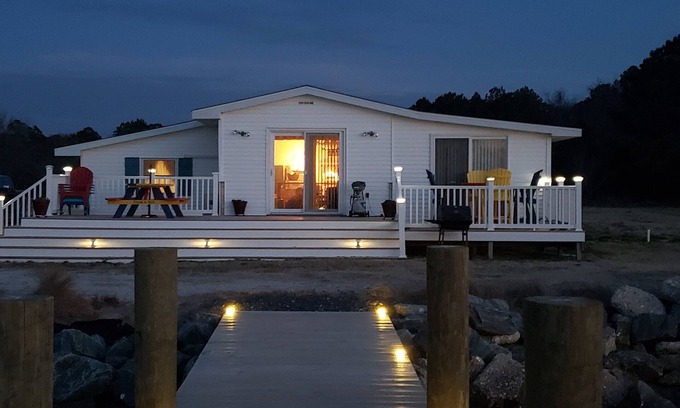 Deal Island Cabaña | Cozy Waterfront Cottage