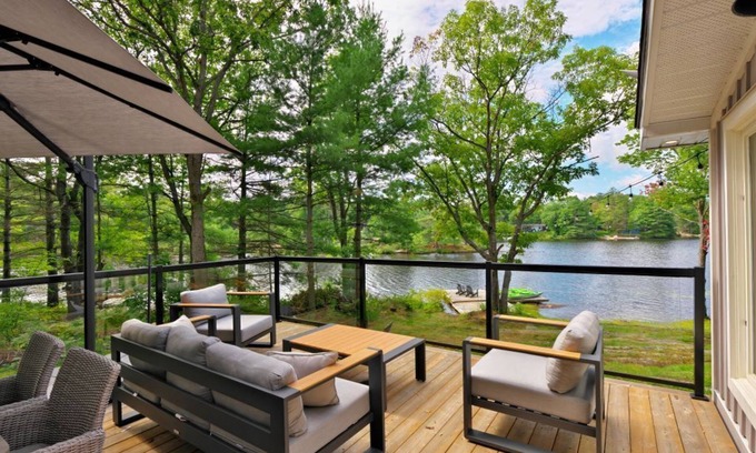 Gravenhurst Cabina | Fall Retreat Fire Pit, Games, Waterfront