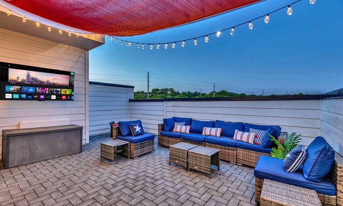 Haynes Area Casa | ¡Nuevo! Terraza con vistas a la ciudad, sala de juegos, DT Nash