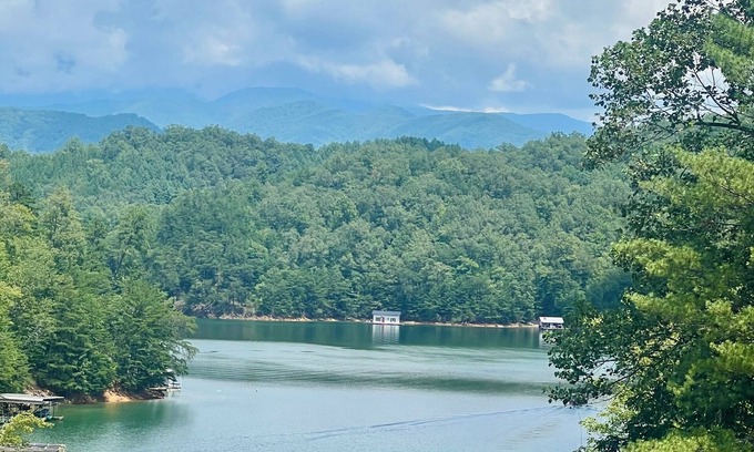 Almond Cabaña | Fall Sale! Lake Mtn view! Near Tail of the Dragon, NOC, Tsali, Hot Tub, Pets OK