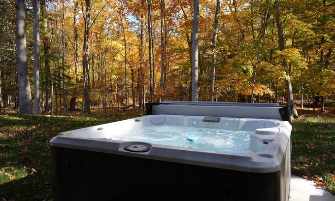 Glenn Casa | FALL SALE! Lux w. Private Heated Pool| Hot Tub |Sleeps 12 | King beds