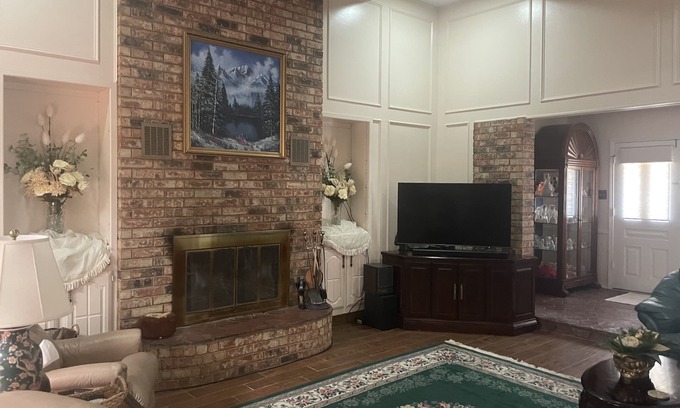 Waxahachie Casa | Fall Spa Haven