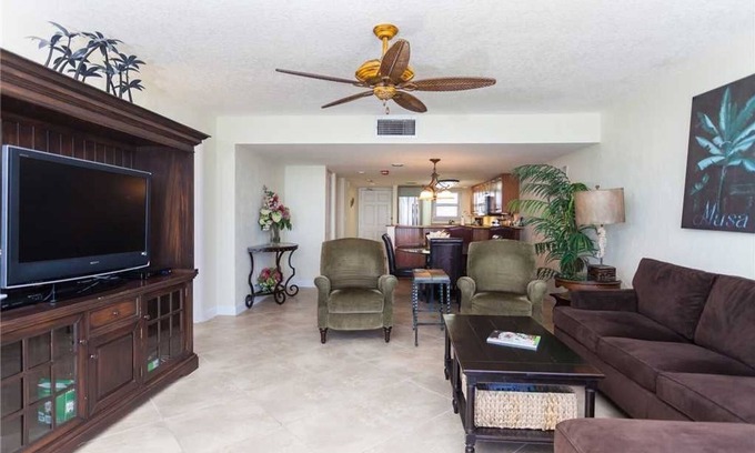 Daytona Beach Shores Condominio | Unidad bellamente renovada, frente al mar !!