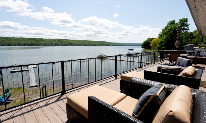 Geneseo Casa | 5-Bdrm Lakefront Retreat w.Charming Guest House: 15 mins to Letchworth, Geneseo