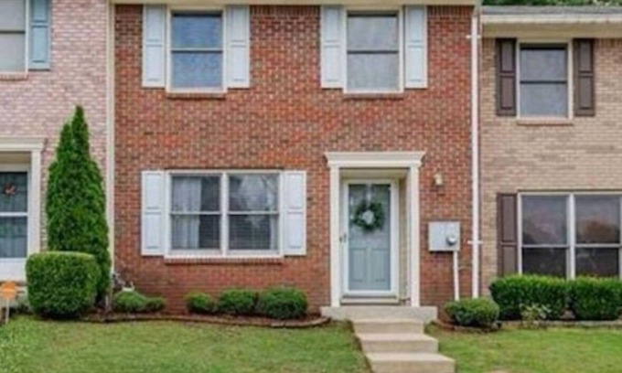 New Castle Casa | Falling Creek Lane, FCL, townhome tucked away in Trussville, AL