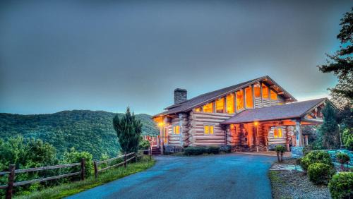 Cherry Log Casa | Falling Waters Lodge by Escape to Blue Ridge