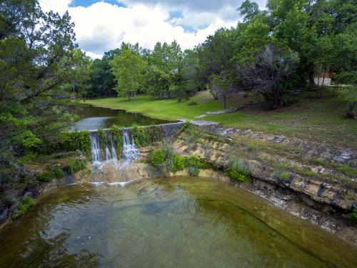Wimberley Casa | Falls Log Home