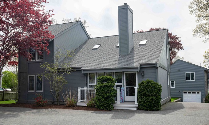 Falmouth Heights Casa | Falmouth Heights, There's Nothing Better! Cheap Rates, Gourmet Kitchen, A+ Loc