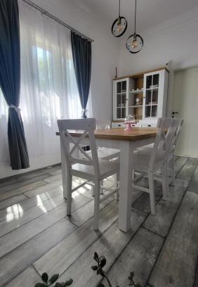 Vojvodina Casa | Falusi ház Tóth György
