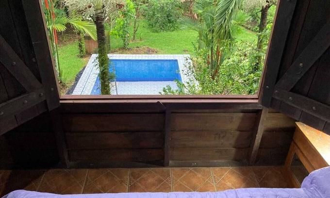 Peñas Blancas Cabina | Family Cabin with Rustic finishes