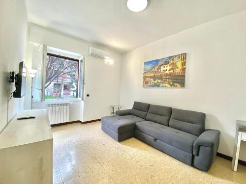 Binda Apartamento | Famagosta Home, Navigli Style, spazioso e confortevole per gruppi e famiglie, a piedi da Metropolitana Famagosta, per Stazione Centrale e Garibaldi