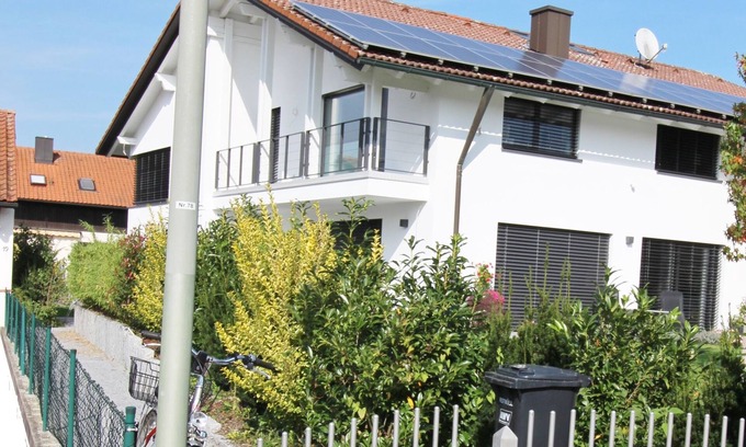 Oberteisbach Apartamento | Familiäre, Moderne 3 Zim. Wohnung mit Terrasse & Garten in Kronwieden