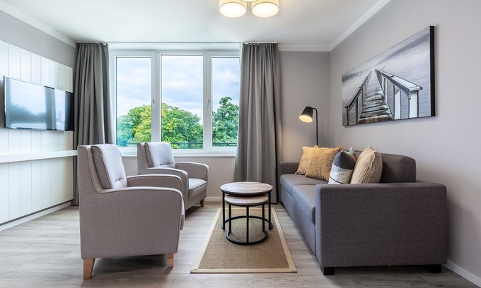 Alt-Travemunde/Ronnau Apartamento | Familienfreundliches Apartment mit Zwei Badezimmern und Loggia in Strandnähe