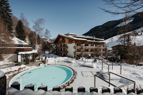 Hinterglemm Hotel | Familien- & Gartenhotel Theresia 4-Sterne Superior