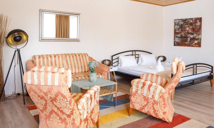 Morbisch am See Cabaña | Familien-suite mit Balkon,hofseite, 2 Schlafräume - Pension Laubenhof