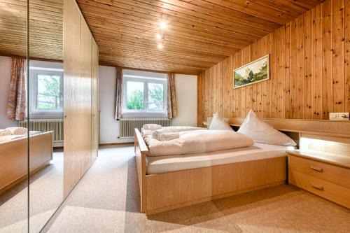 Buerserberg Apartamento | Familienferienwohnung Buerserberg Dorf by A-Appartments
