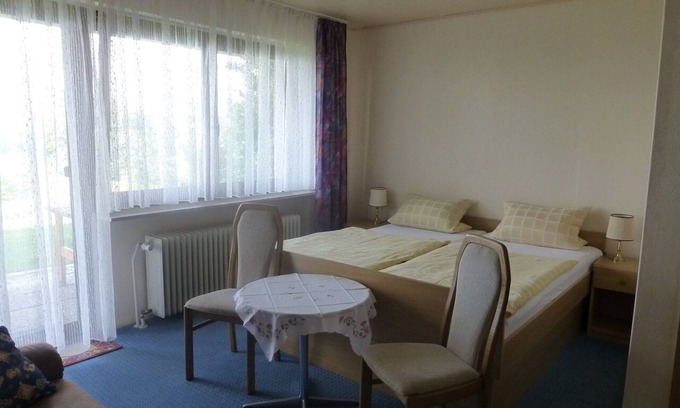 Altenstein Apartamento | Familienfreundlich und direkt an der Burgenstraße - Urlaubsdomizil mit Terrasse und Liegewiese