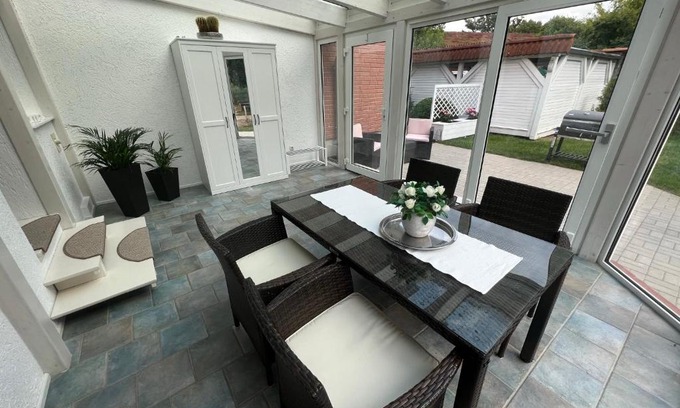 Badow Apartamento | Familienfreundliche Ferienwohnung mit Wintergarten