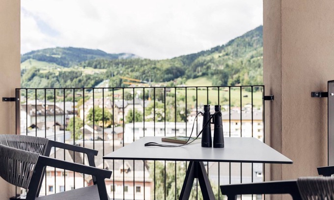 Bischofshofen Casa | Familienzimmer, Dusche, WC, Balkon - Hotel Harrys Home Bischofshofen
