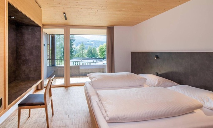 Pfons Casa | Familienzimmer Komfort mit Balkon - Gästehaus St. Michael