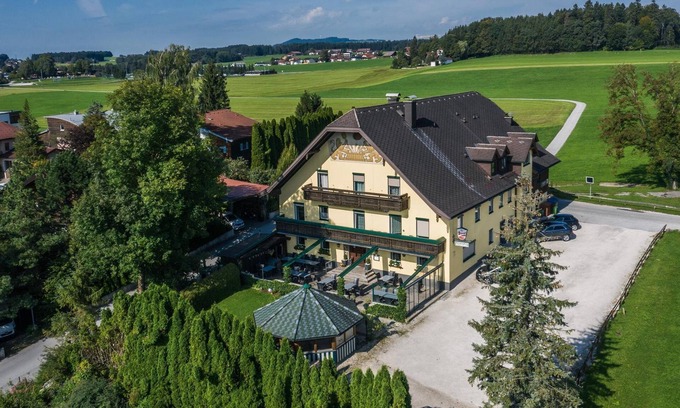 Seekirchen Markt Casa | Familienzimmer mit Kinderzimmer - Gasthof zur Seeburg