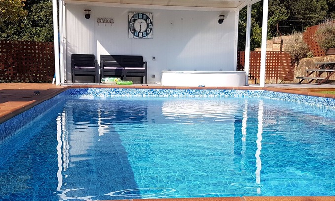 Ordis Cabaña | Familias:5 habitaciones+baño, piscina climatizada privada, jacuzzi, zona juegos