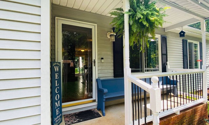 Cary Casa | Families | Backyard | 2mi to Downtown Cary