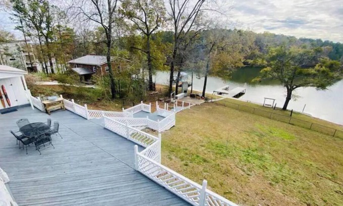 Cook Springs Casa | Families Love This Logan Martin Memory Maker