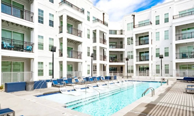 Forest Park Apartamento | Family 3BR Retreat | Pool Table + Dining Space