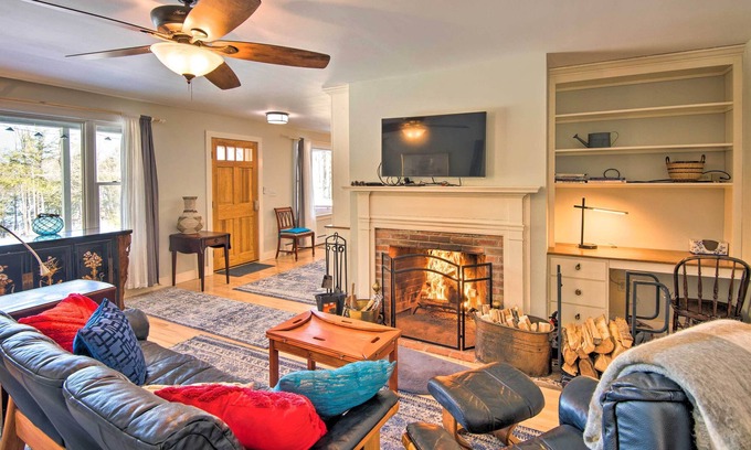 Hillsboro Casa | Family Abode: Steps to Lake w/ Private Dock!