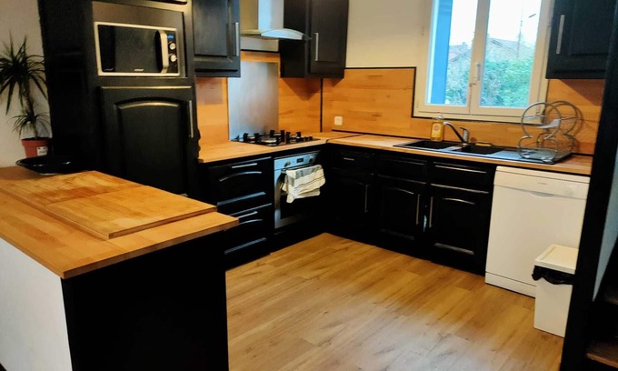 Livry-Gargan Casa | Family and Business Stay! Spacious 135m2 house (garden and parking)