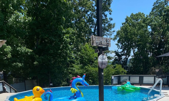 Guntersville Casa | Family and Fisherman 3 bedroom 2 bath paradise in beautiful Guntersville, AL.