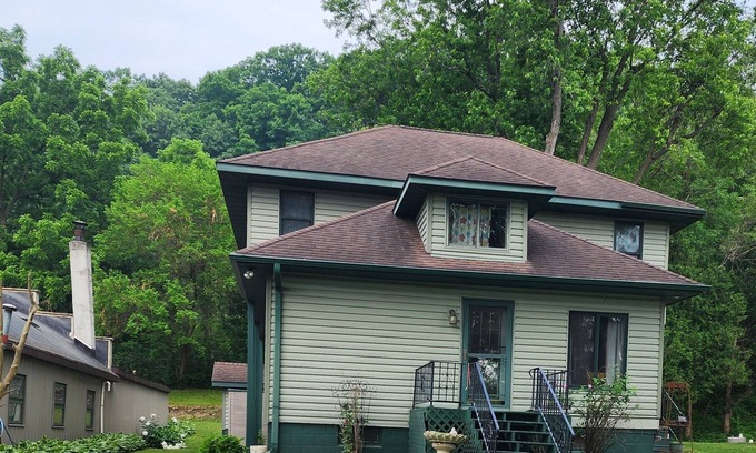 Mindoro Casa | Family and pet friendly place to launch your exploration of the Driftless region