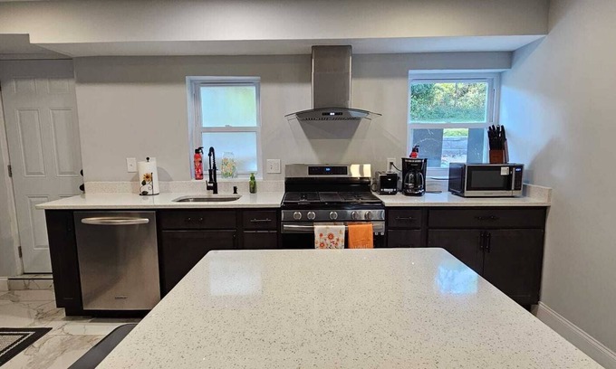Lochearn Casa | Family and pet friendly house