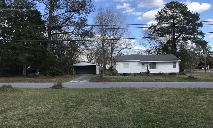 Ayden Casa | Family and pet friendly home near Greenville NC!3Br 2Ba 6 people better/hotels