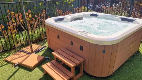 Cowes Casa | Family and Spa Oasis