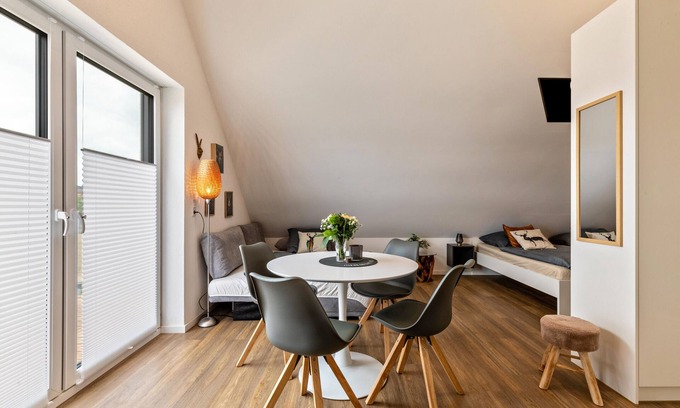 Deffingen Apartamento | Apartamento familiar Fewo Parkside S6 | 8 min Legoland | Balcón y aparcamiento