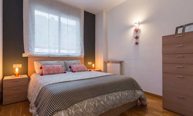 El Baix Guinardo Condominio | Apartamento familiar en el Park Güell con parking. HUTB-010771