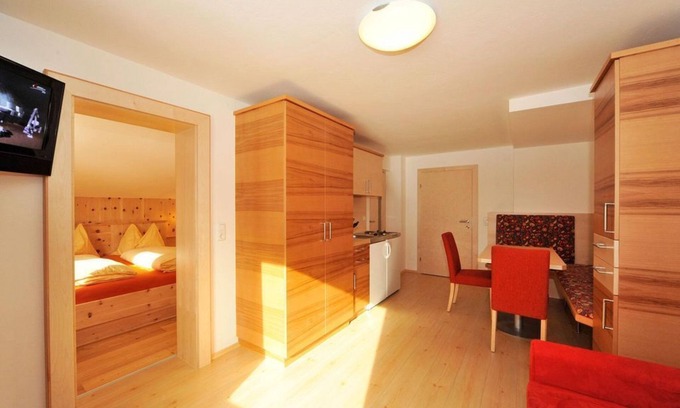 Heiligenblut Cama Y Desayuno | Family apartment - Pension-Appartements Bergkristall