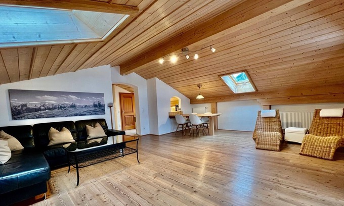 Kruen Apartamento | Family apartment with two separate bedrooms and unobstructed Zugspitze views