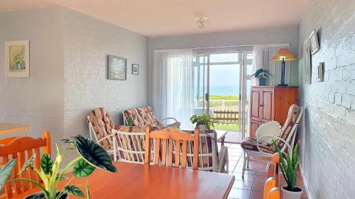 Aston Bay Apartamento | Family Beach Escape: fully-equipped 6 sleeper apartment