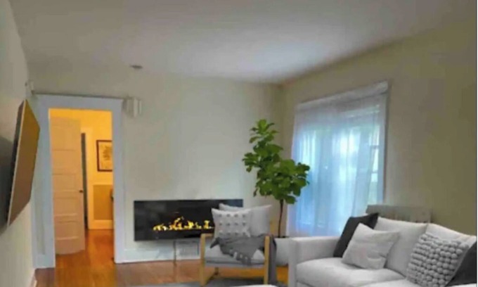Manasquan Casa | Family beach house! 6 min bike ride to beach & ONE block to town!