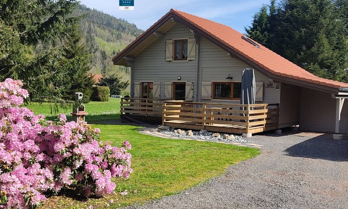 Ban-sur-Meurthe-Clefcy Chalet De Esquí | Family chalet with authentic charm and forest views. 15 mn from Gérardmer