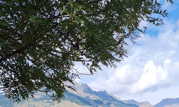 Puy-Saint-Eusebe Chalet De Esquí | family chalet lake and mountain view 20 minutes from the slopes